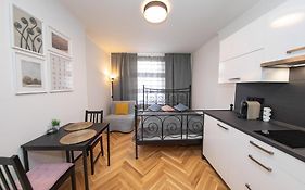 Nekazanka Studio Apartment